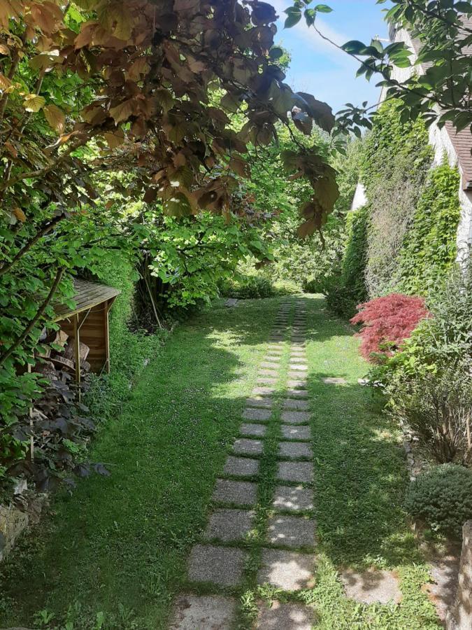Au Chat Perché Mareil-sur-Mauldre Exterior foto