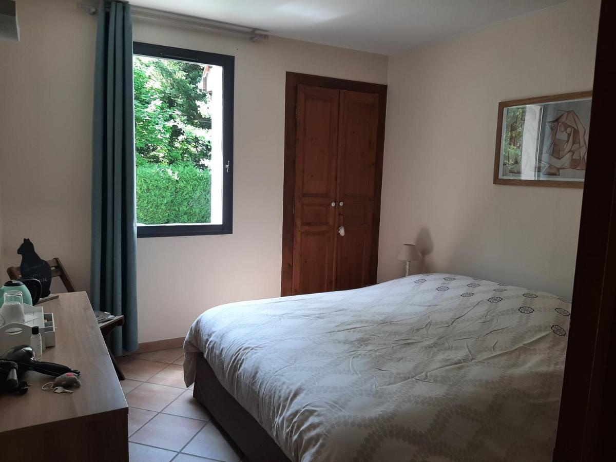 Au Chat Perché Mareil-sur-Mauldre Habitación foto