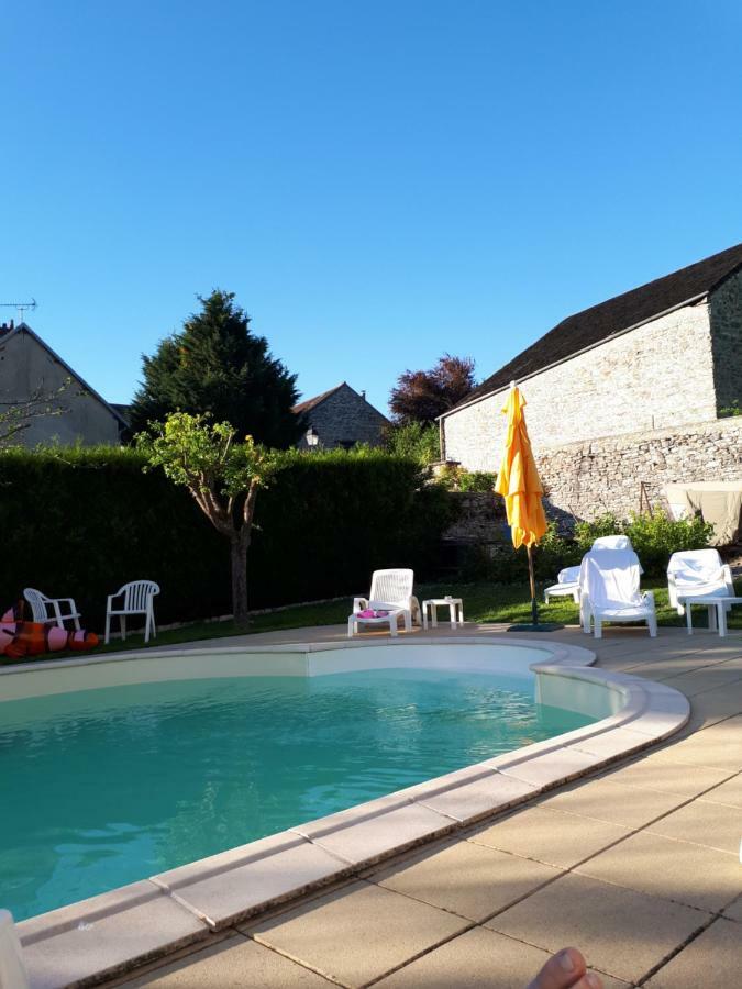 Au Chat Perché Mareil-sur-Mauldre Exterior foto